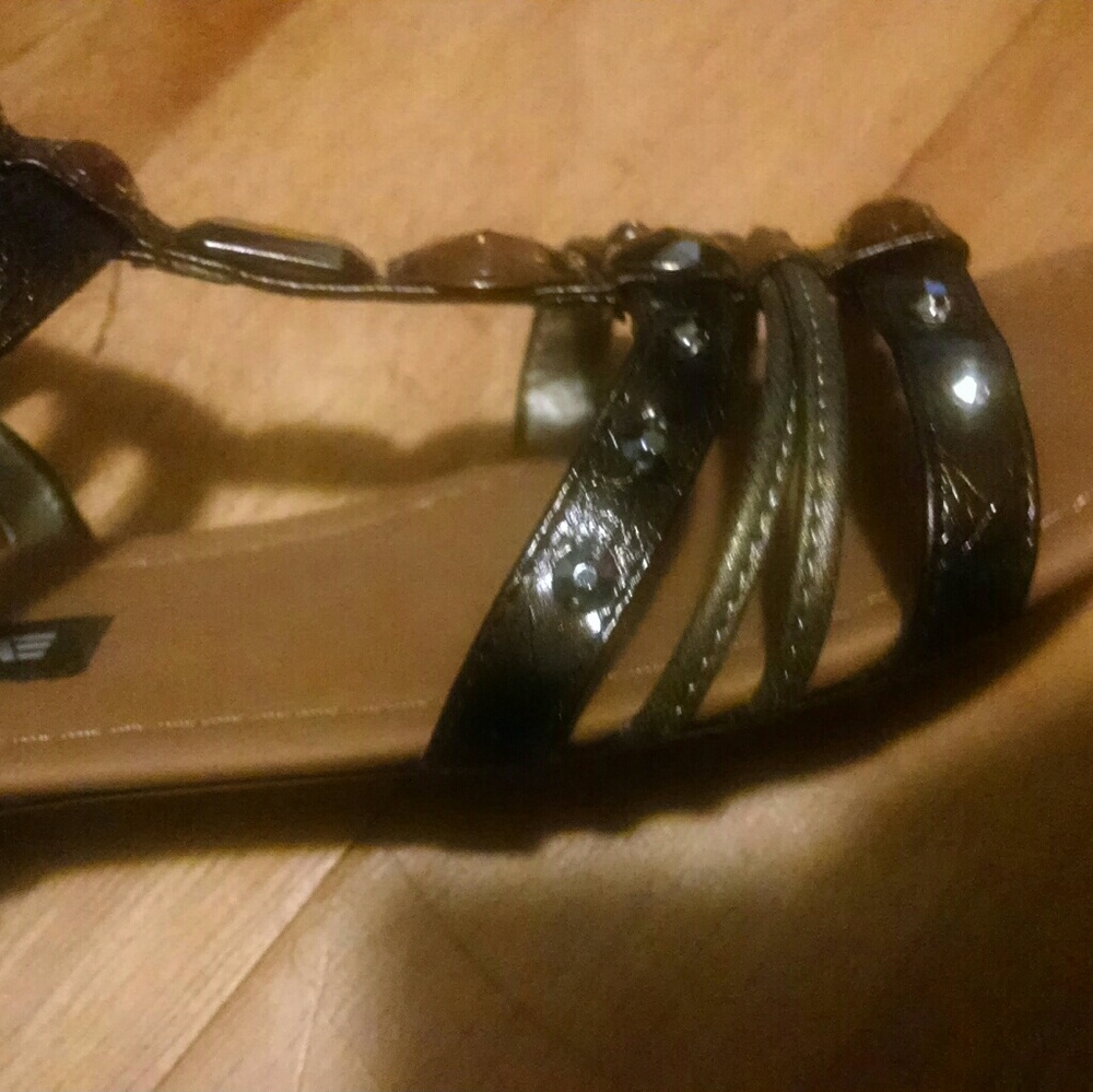 Sandals - Picture 4 of 5